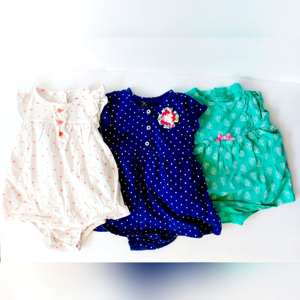Set of 3 Polka Dot & Leaf Patterned Dresses‎ size 18 months Carters